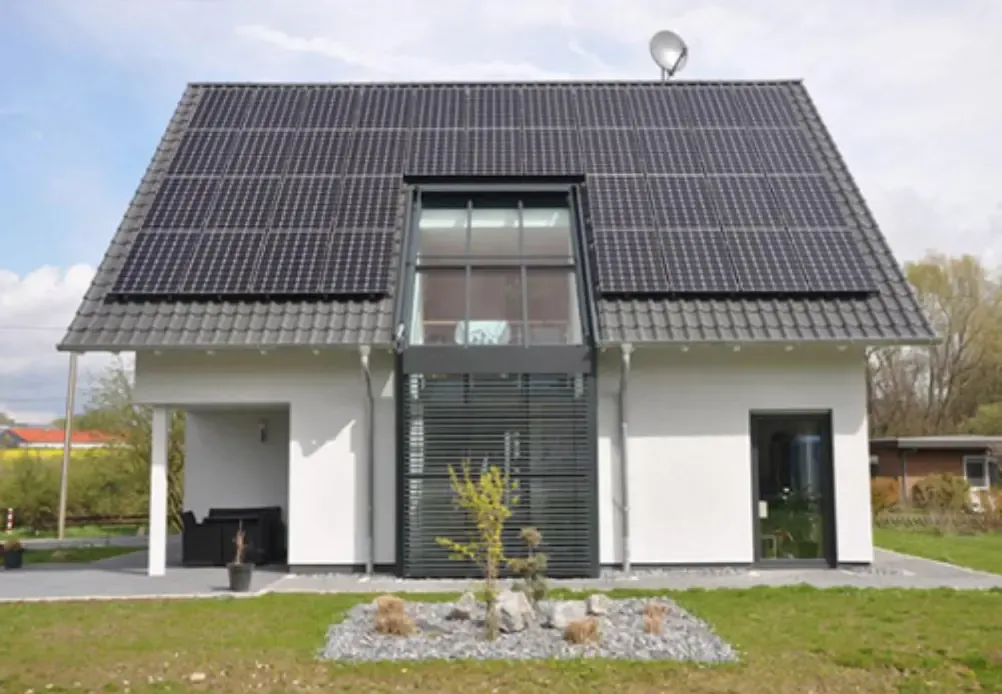 Zonnepanelen op dak in Noord holland